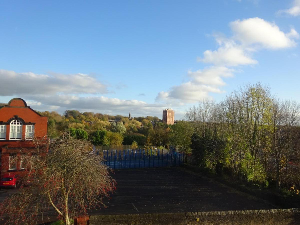 I 1 & 2 Bed Executive I Family I Private Balcony I Free Parking *