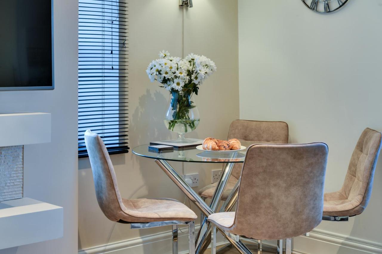 Apartamento I 1 & 2 Bed Executive I Family I Private Balcony I Free Parking *