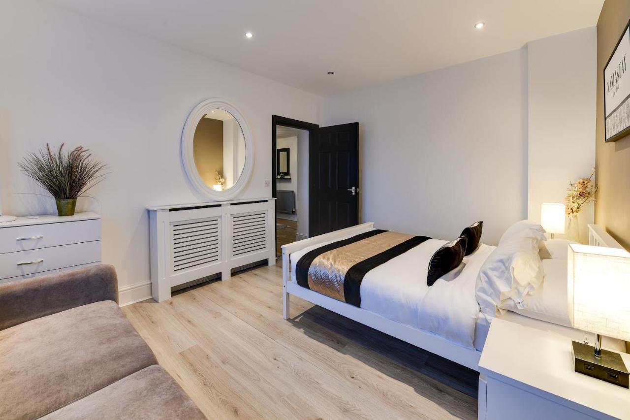 Apartamento I 1 & 2 Bed Executive I Family I Private Balcony I Free Parking *