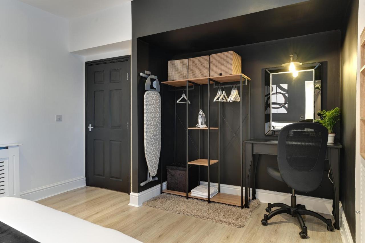 I 1 & 2 Bed Executive I Family I Private Balcony I Free Parking Apartamento *