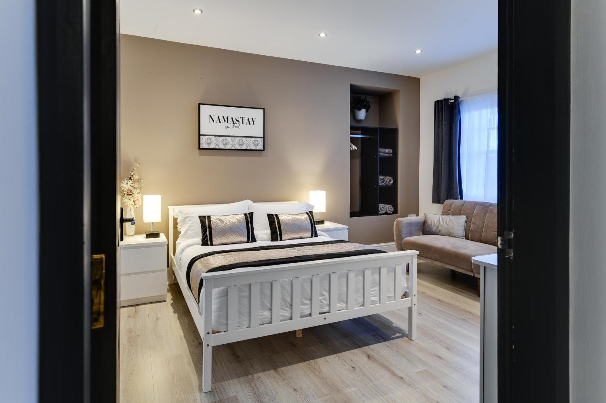Apartamento I 1 & 2 Bed Executive I Family I Private Balcony I Free Parking
