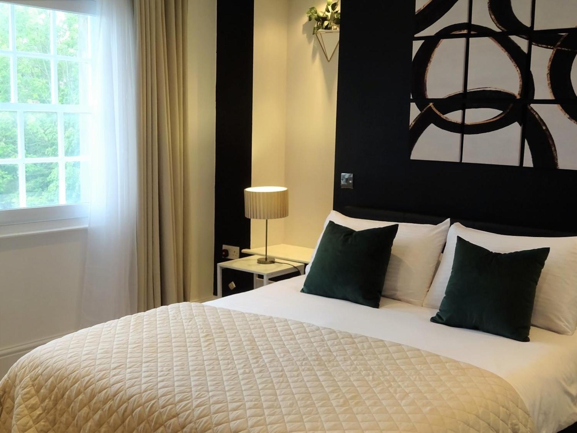 I 1 & 2 Bed Executive I Family I Private Balcony I Free Parking Apartamento