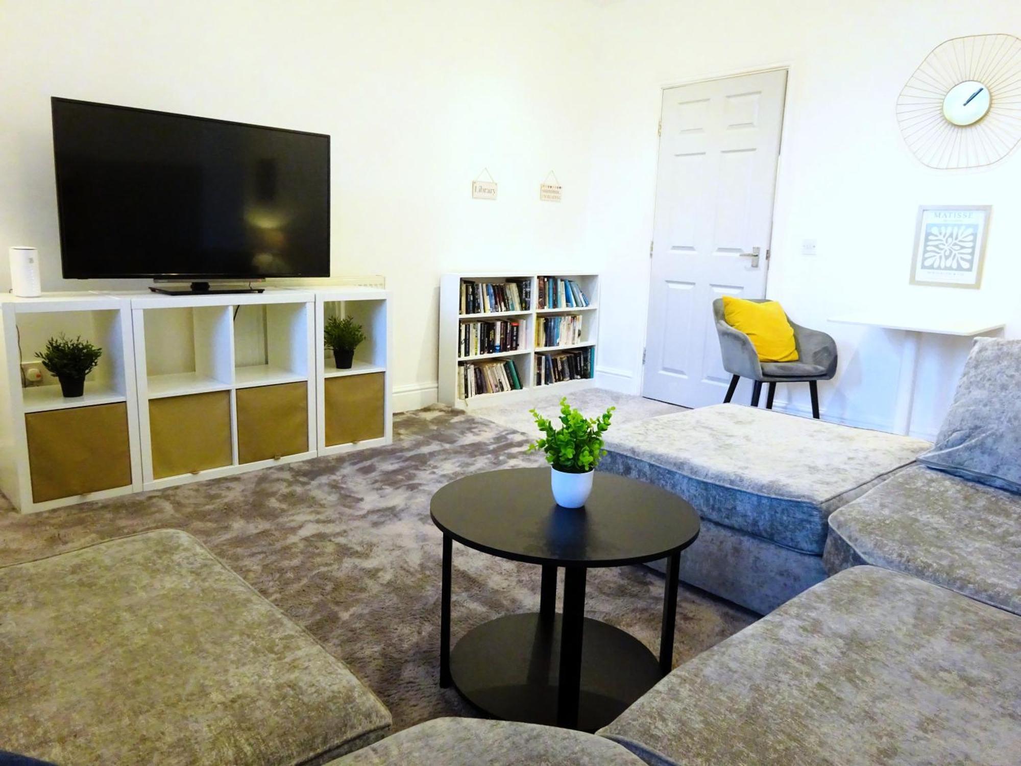 I 1 & 2 Bed Executive I Family I Private Balcony I Free Parking Apartamento